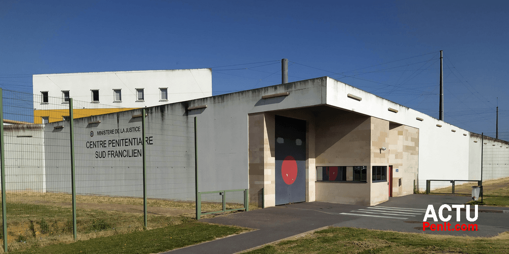 Réau : Trois surveillants blessés après une violente agression