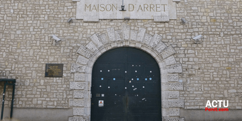 🇫🇷 Tours : 138 frigos vont être installés dans les cellules de la prison