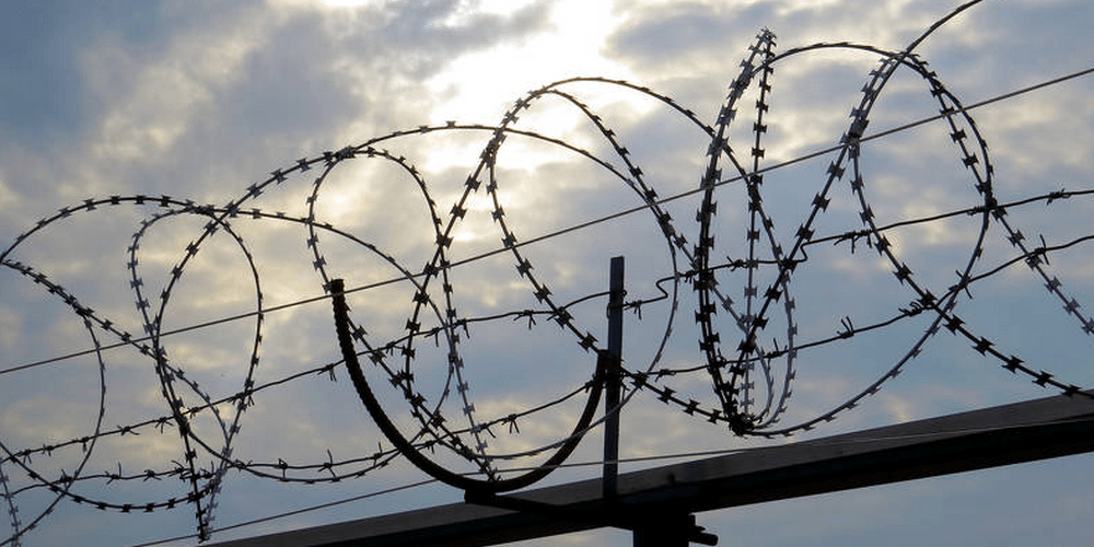 🇫🇷 Bois-d’Arcy : Après seulement 15 mois de prison il est libéré. Il avait tiré une balle dans la tête de sa femme