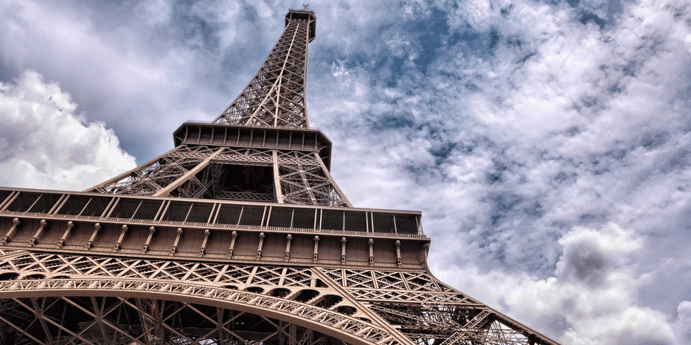 🇫🇷 Paris : Ils allaient faire exploser la tour Eiffel. Les policiers interviennent avant le drame