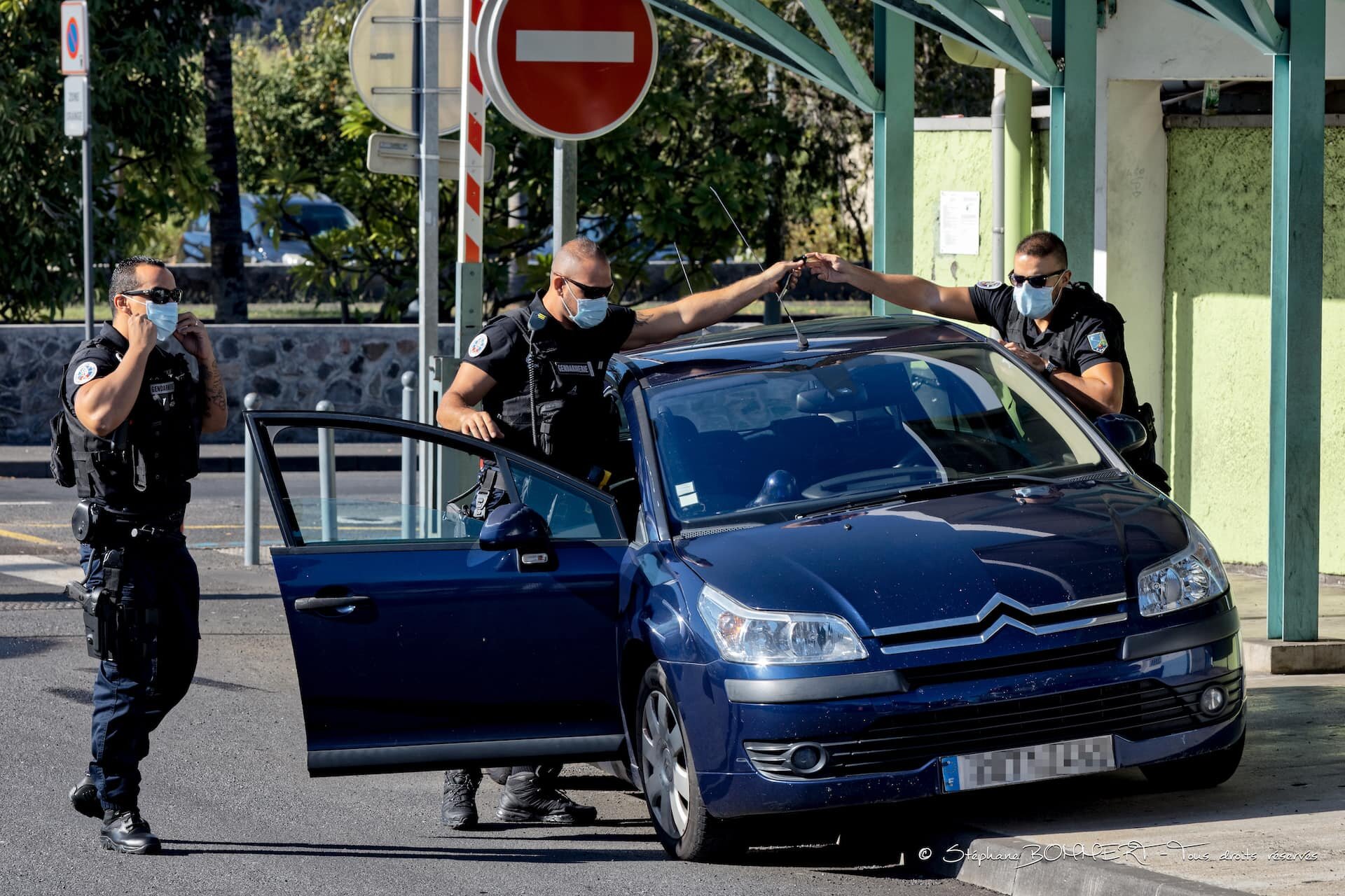 🇫🇷 Drôme : Âgé de 16 ans, il tente de semer les gendarmes sur l’A7 et percute leur véhicule