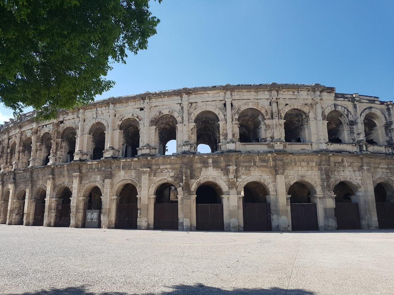 🇨🇵 Nîmes : Coup de feu à l’intérieur du tribunal, un homme retrouvé mort