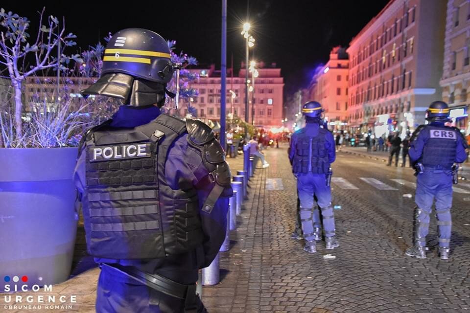 Yvelines : Une cinquantaine d’individus s’en prennent à une patrouille de police