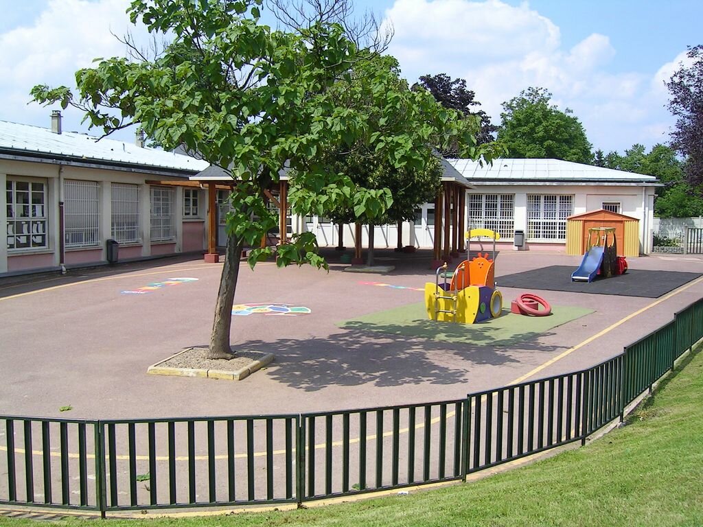 Polémique à Saint-Ouen : Une école maternelle pourrait déménager car elle se trouve… sur un point de deal