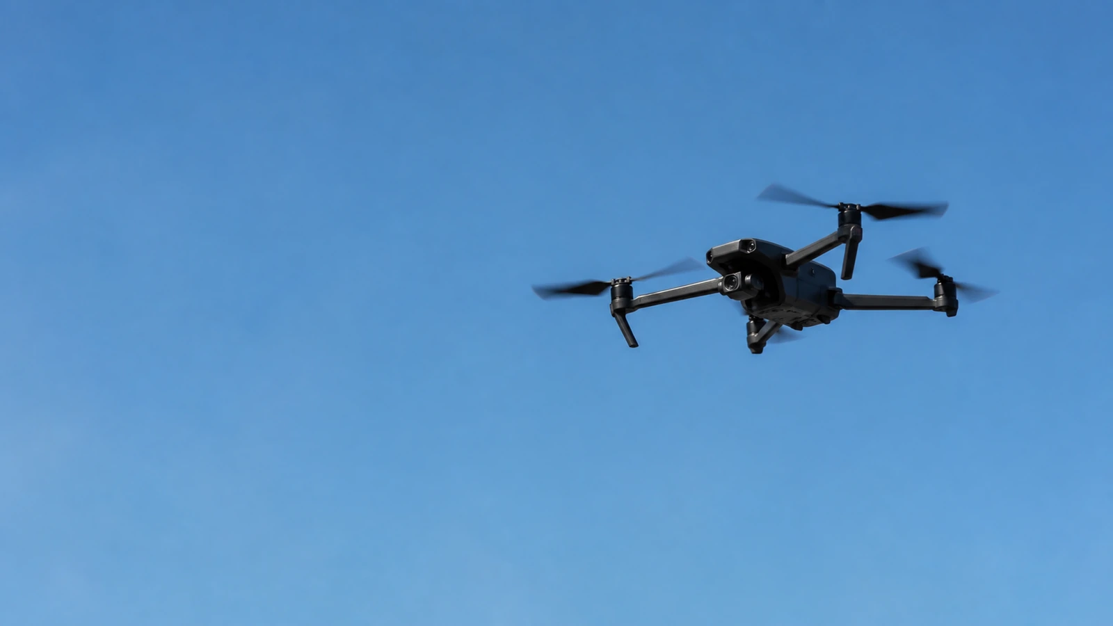 Cinq téléphones et 50 g de cannabis saisis après deux livraisons par drone à la prison de Caen-Ifs
