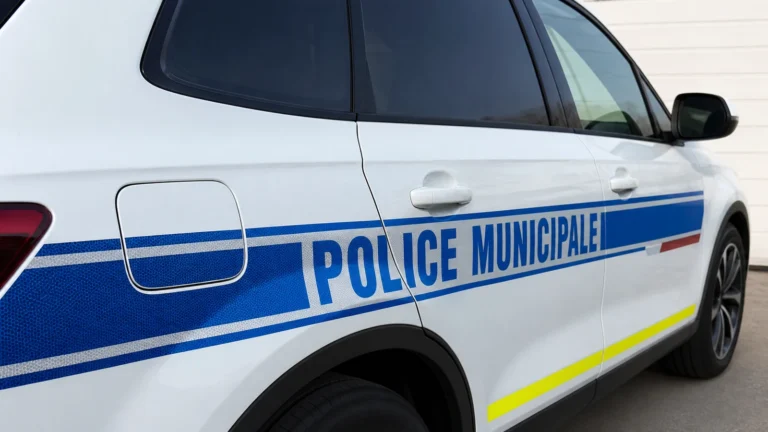 Un véhicule de police municipale détruit par un incendie criminel à Groslay dans le Val-d’Oise