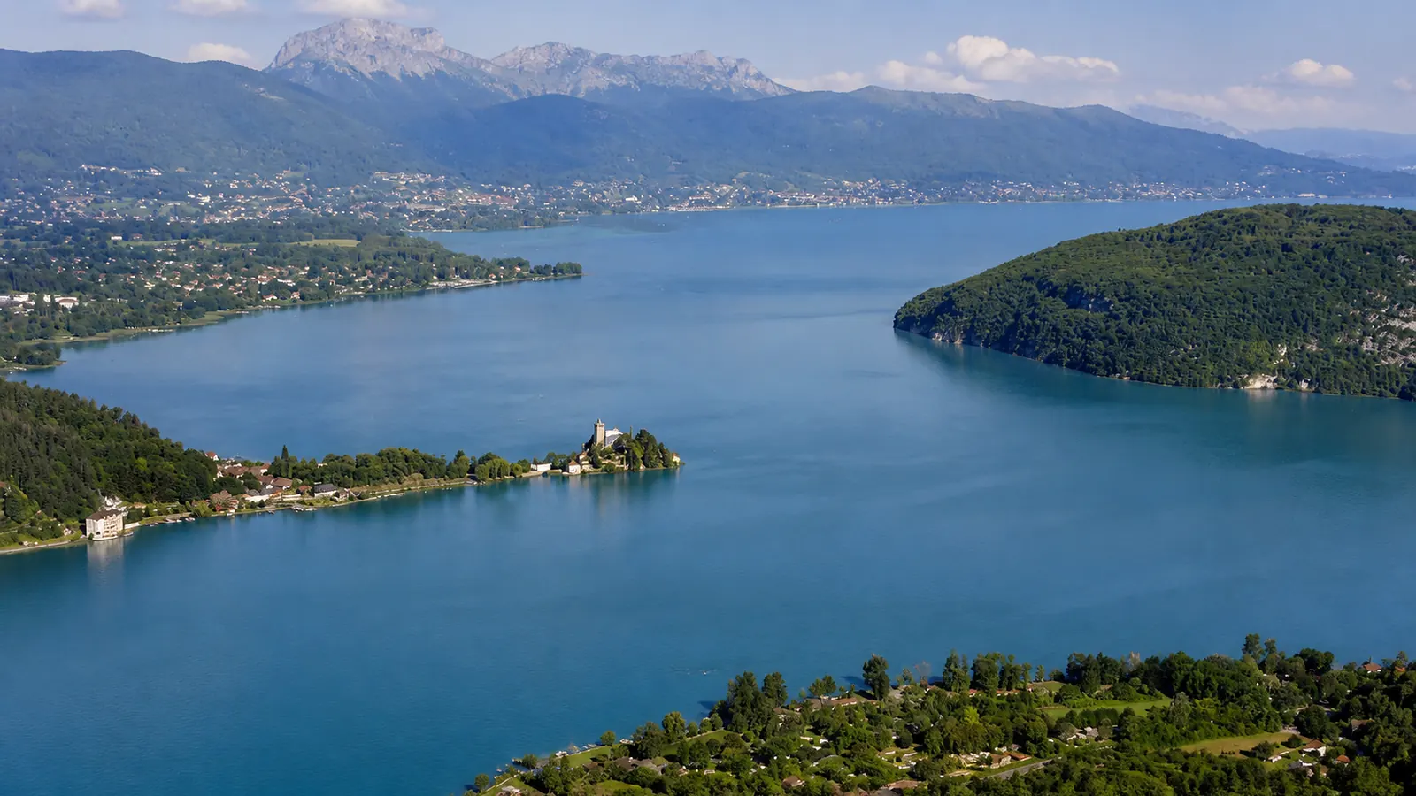 Un pistolet Luger découvert dans le lac d’Annecy fait l’objet d’analyses liées à la tuerie de Chevaline