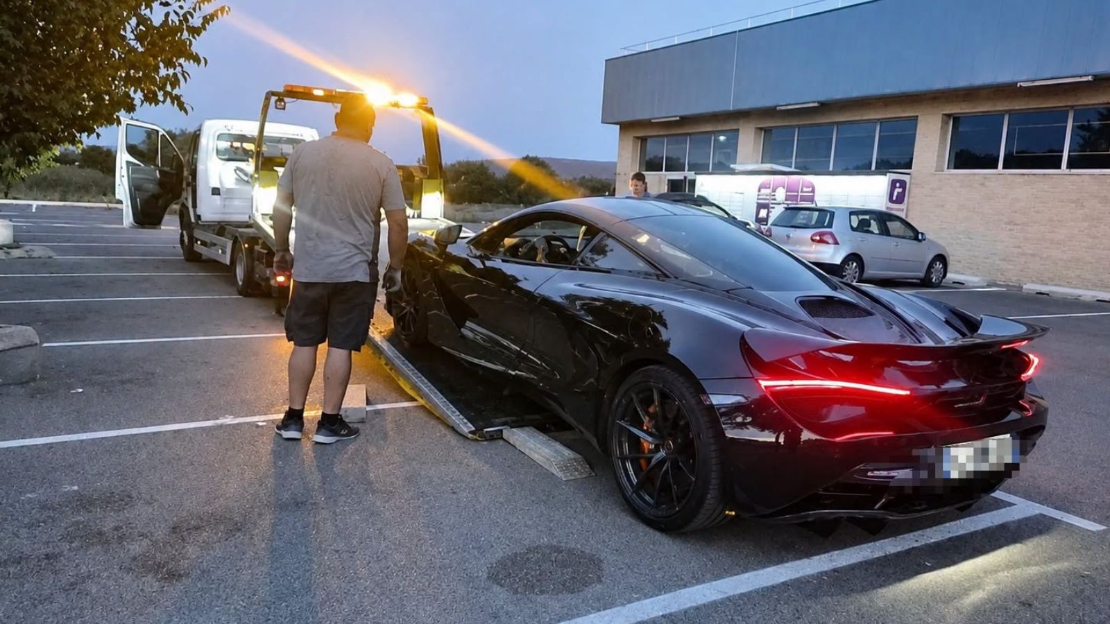 « Il n’a même pas son permis » : les gendarmes interceptent un jeune à 155 km/h au volant d’une McLaren sur une route limitée à 80