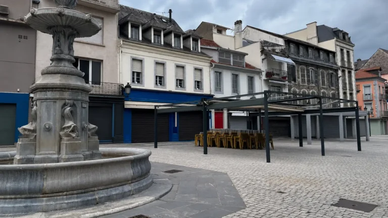 Plusieurs CRS blessés lors d’une agression à Lourdes, deux suspects annoncés en comparution immédiate à Tarbes