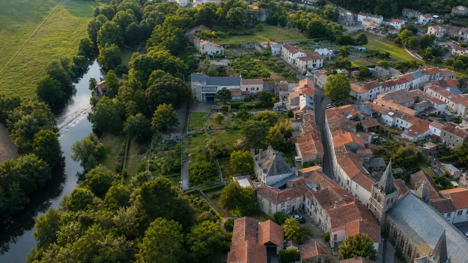 Un homme meurt par balle sur une aire d’accueil à Mortagne-sur-Sèvre et le suspect est placé en garde à vue