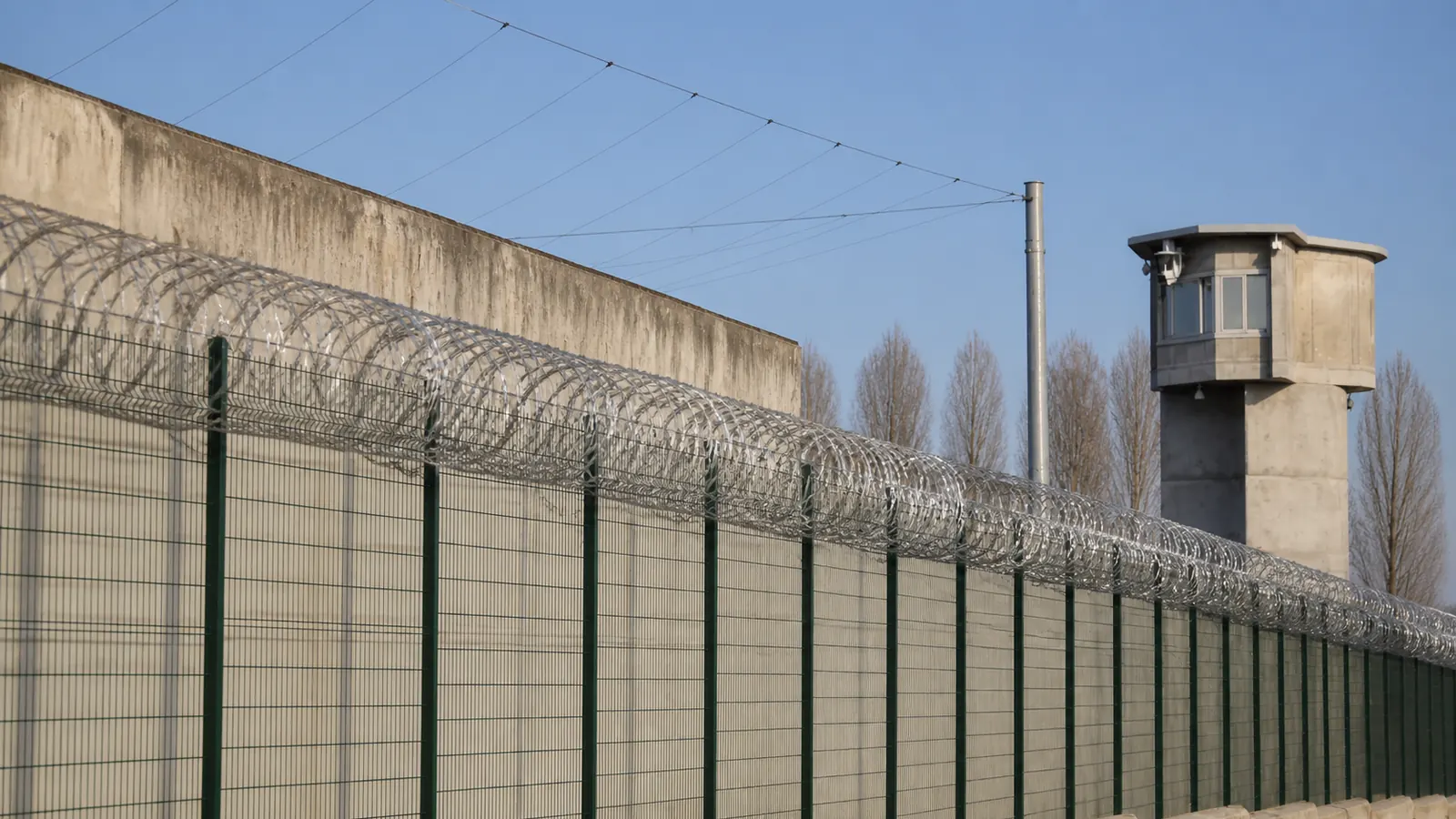Sept jours d’ITT pour un surveillant pénitentiaire agressé au rasoir à la prison de Moulins-Yzeure