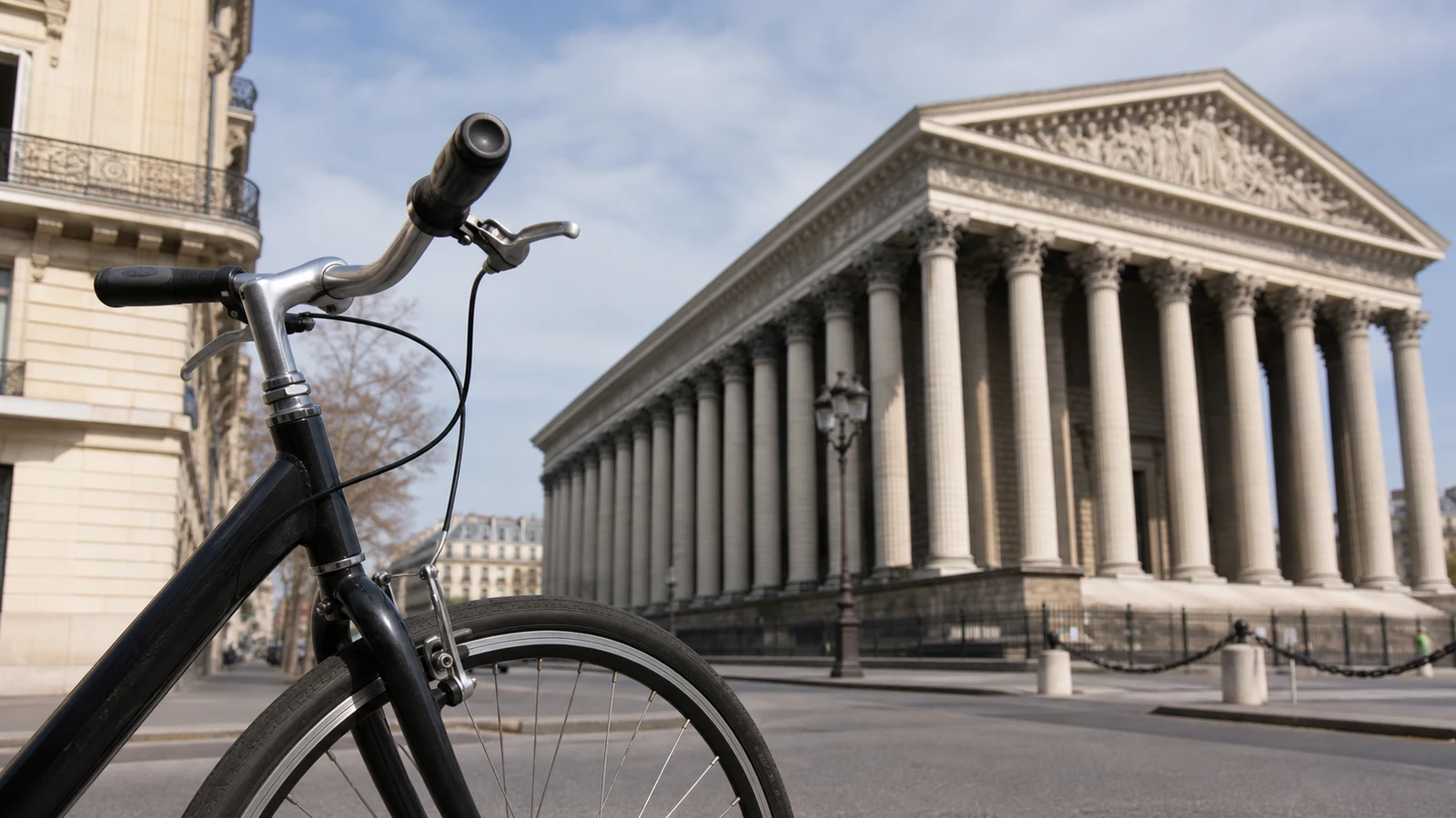 Un cycliste poignardé au cou après un différend rue de Sèze, l’automobiliste interpellé à Paris