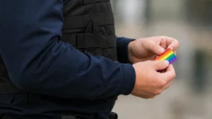 Le président de FLAG! grièvement blessé dans une agression homophobe présumée, un suspect interpellé à Paris