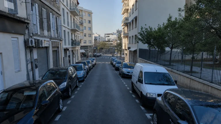 Un mort de 20 ans et quatre blessés dont deux mineurs dans une fusillade rue d&rsquo;Amiens à Marseille
