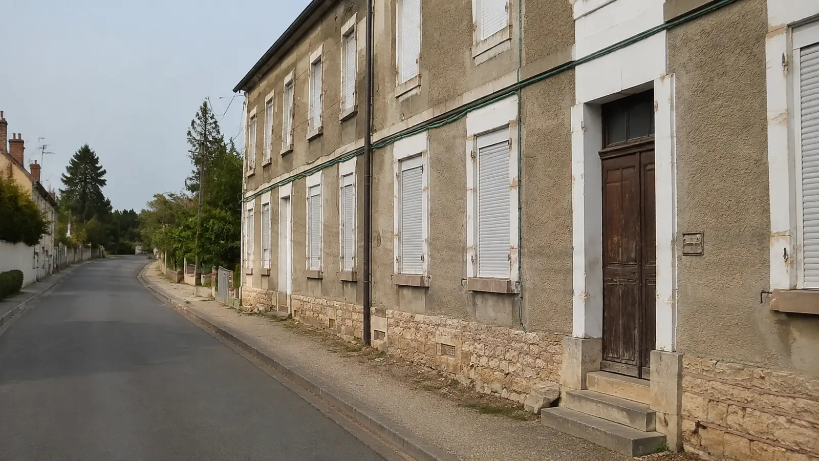 Un homme retrouvé mort à Brienon-sur-Armançon, deux interpellés déférés à Auxerre dans l&rsquo;enquête pour meurtre