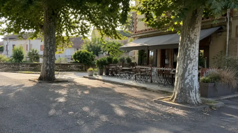 Quatre blessés sur une terrasse de café, le conducteur mis en examen et le véhicule expertisé par l’IRCGN