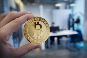 Séquestrations, enlèvements, violences : pourquoi les propriétaires de cryptomonnaies sont de plus en plus ciblés en France