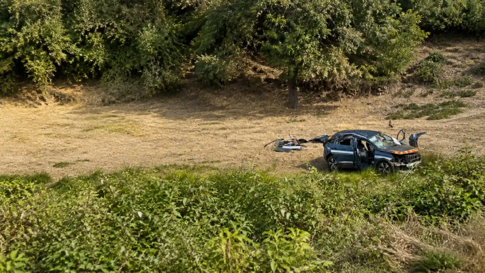 Trois gendarmes blessés dont un grièvement après un refus d’obtempérer et une sortie de route à Lézigneux