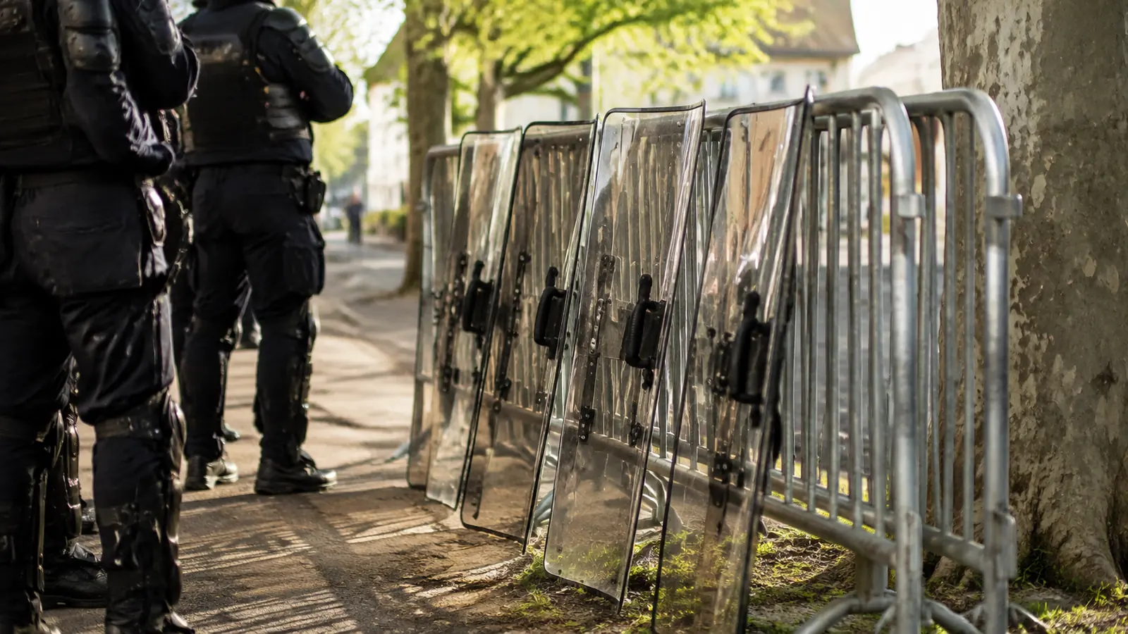 Deux personnes interpellées après des tensions avec la police avant une marche blanche à Margny-lès-Compiègne