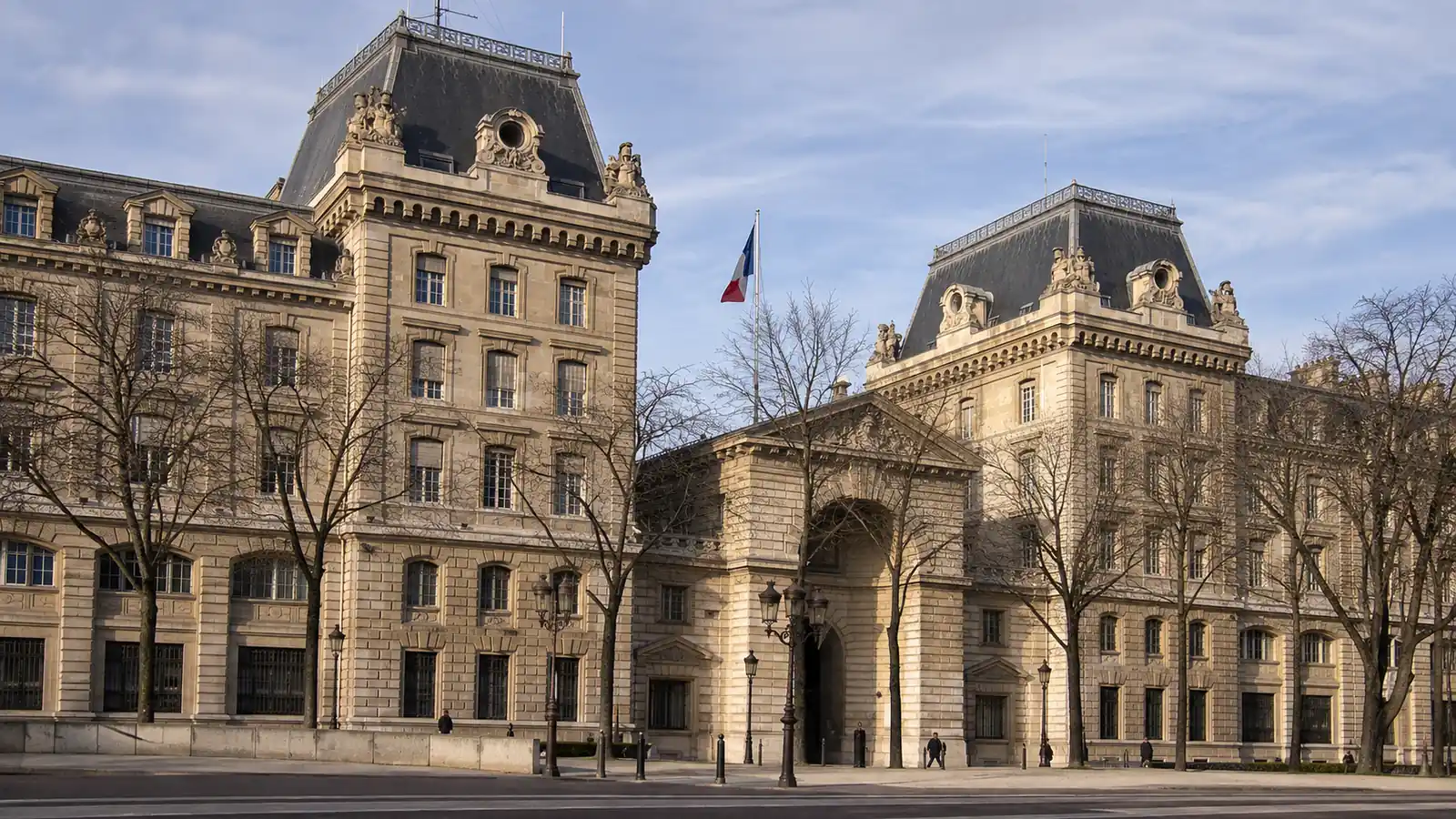 400 enquêteurs supplémentaires portent à 600 les effectifs contre les violences sexuelles visant des mineurs à Paris